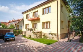 Barok Apartments